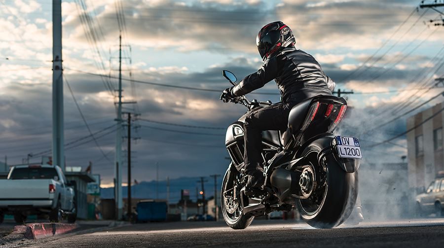 Choose the best riding gear